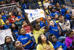 School House Mania provides an educational field trip along with the fun of watching a college basketball game. 