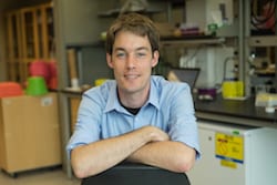 Former Rice University postdoctoral researcher Idse Heemskerk led a study that uncovered details about how two critical signaling pathways in developing embryos are treated differently by cells. (Credit: Jeff Fitlow/Rice University)