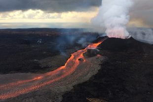 flowing lava on Kilauea in Hawaii in 2018