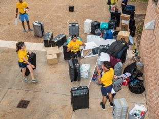 Wiess College students coordinated a massive move-in effort. (Photo by Tommy LaVergne)