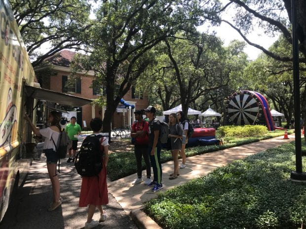 While resume reviews and mock interviews took place inside Huff House with the help of dozens of Rice alumni, recruiters and CCD professionals, food trucks and giant lawn games offered lunch and leisure outside. 